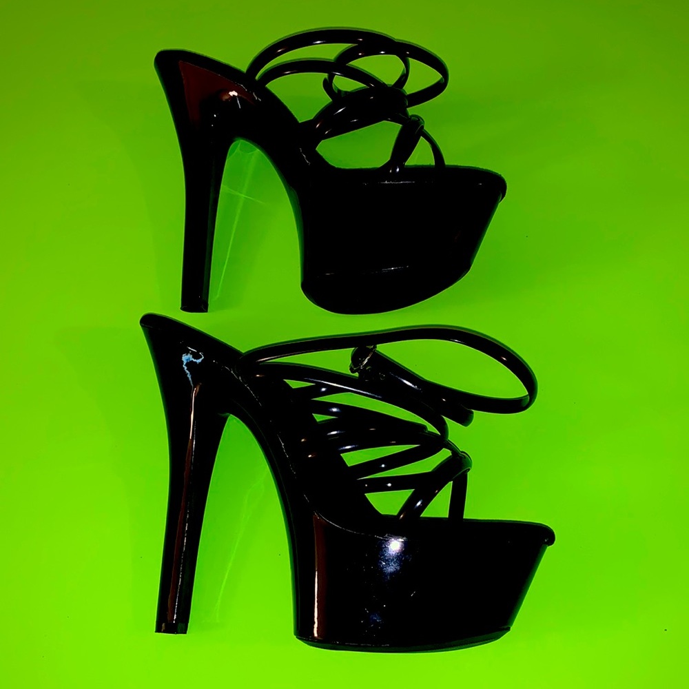 Ellie Black platform shoes 🔥😍🤩